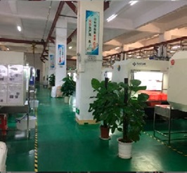 光学产品成型车间